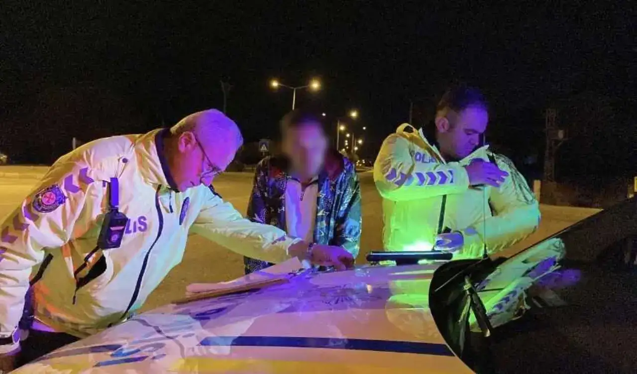 Burdur’da Ehliyeti Gitmesin Diye Dil Döken Genç Cezadan Kurtulamadı! 4